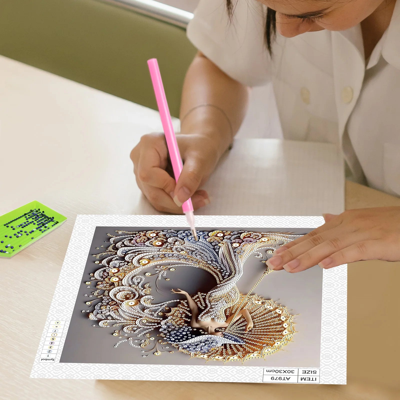 Diamond Painting Femme Élégante — Formes Spéciales